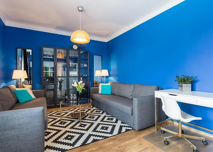 Bright Modern Apartment